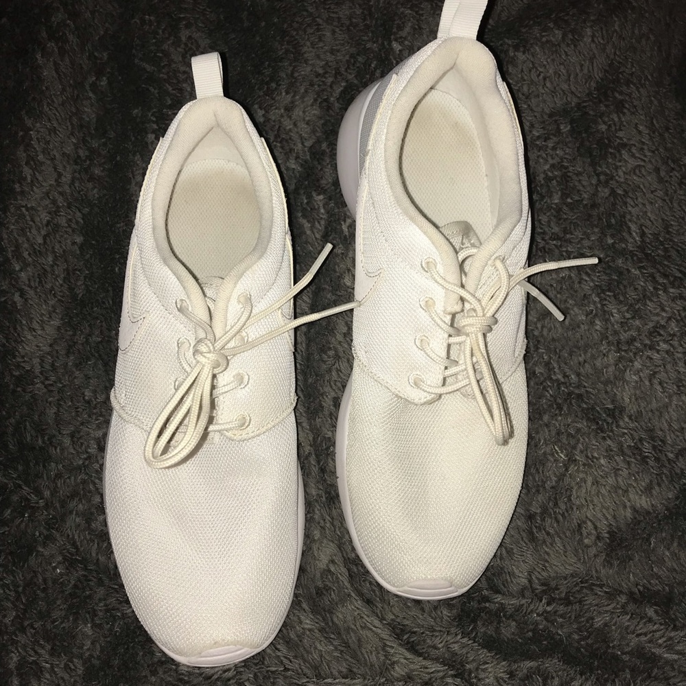 White Nike Roshes